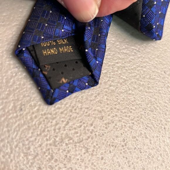 F/X Fusion Blue print silk tie New with tags - Picture 4 of 7